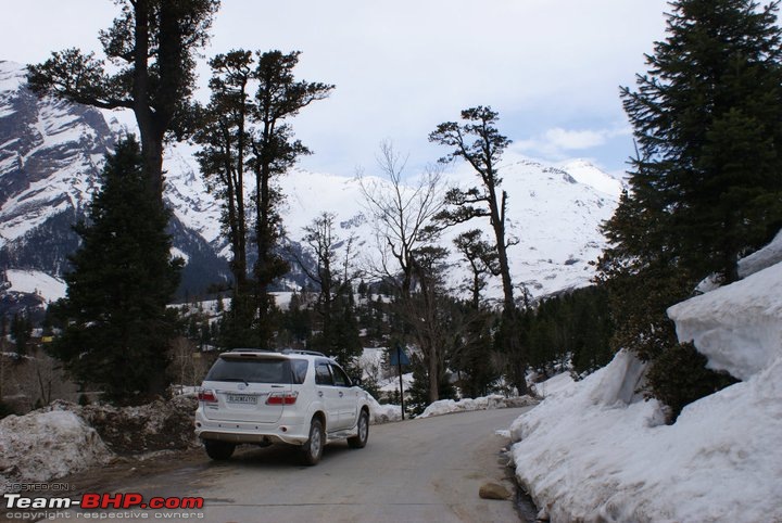 Obelix, the Invincible Toyota Fortuner! 2,00,000 km and going strong! EDIT: Sold!-71-manlai-rohtang-fortuner.jpg