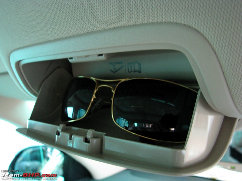 Skoda Superb - A tryst with destiny-33-superb-sunglass-holder1.jpg