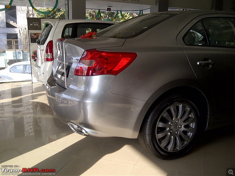 Suzuki Kizashi - Should I or shouldn't I? UPDATE: Got a Passat!-rear-right-corner.jpg