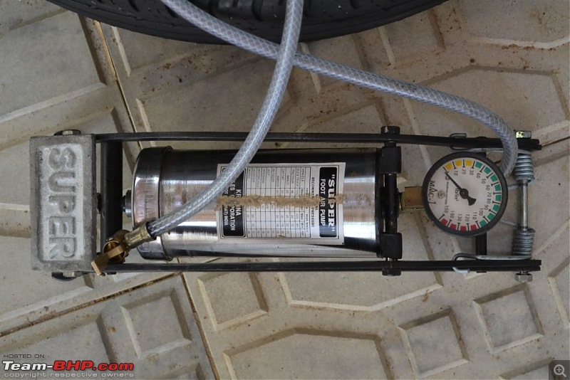 Tyre pressure gauge and portable inflator pump / foot pump-dsc_1083.jpg