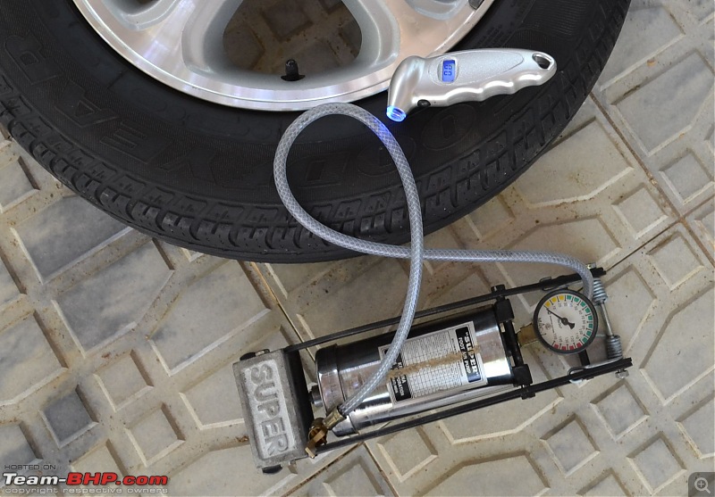 Tyre pressure gauge and portable inflator pump / foot pump-dsc_1082.jpg