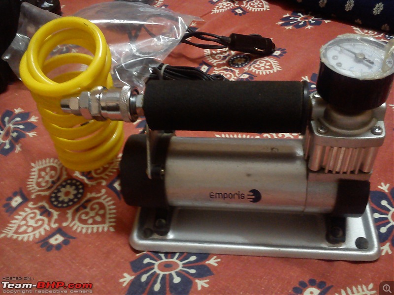 Tyre pressure gauge and portable inflator pump / foot pump-dsc_0301.jpg