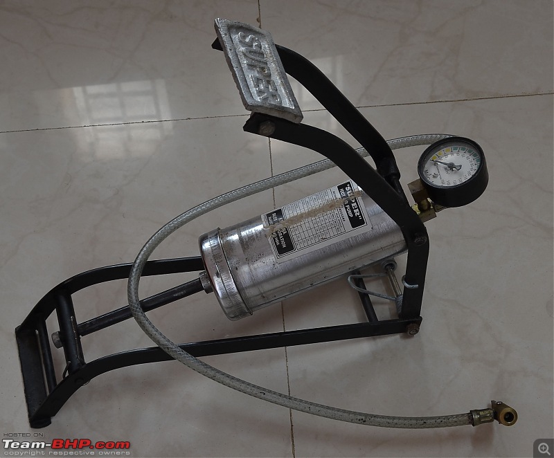 Tyre pressure gauge and portable inflator pump / foot pump-dsc_7693.jpg