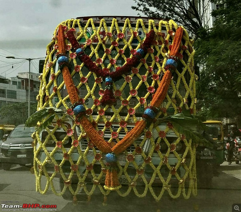 Pics of weird & wacky mod jobs in India!-bus.jpg