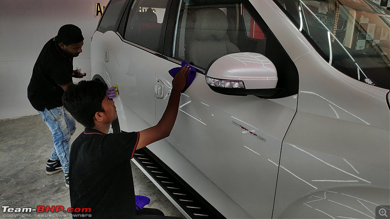 XUV500 detailed & coated with Nanolex Si3D ceramic coating-ceramic-application-buffing-sync.png