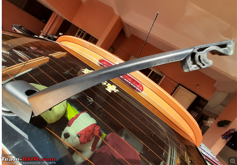 The 'Wiper Blade' Thread-rear-arm-without-blade.png