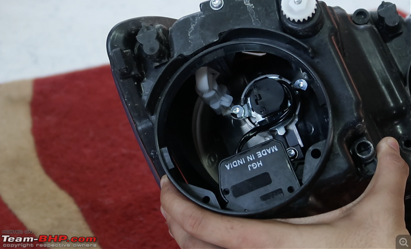 Upgrading to the Ultinon Pro 9000 LED Bulbs-closer-look-inside.png
