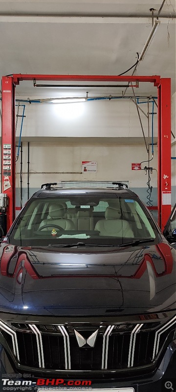 Installing a roof cross bar for luggage on the Mahindra XUV700-pic-4.jpg