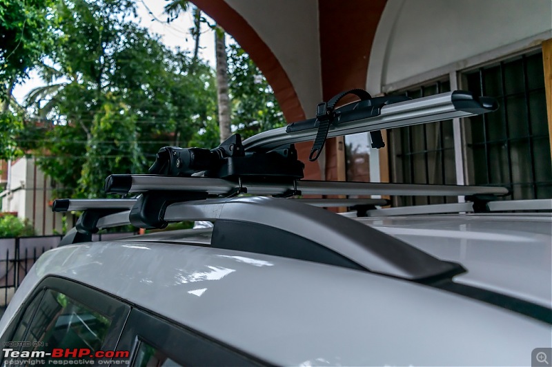 Installing a roof cross bar for luggage on the Mahindra XUV700-dsc_0016.jpg
