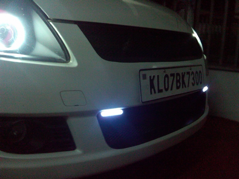 Philips India launches Daytime running lamps & an In-cabin Air purification system-img00182201101261905.jpg