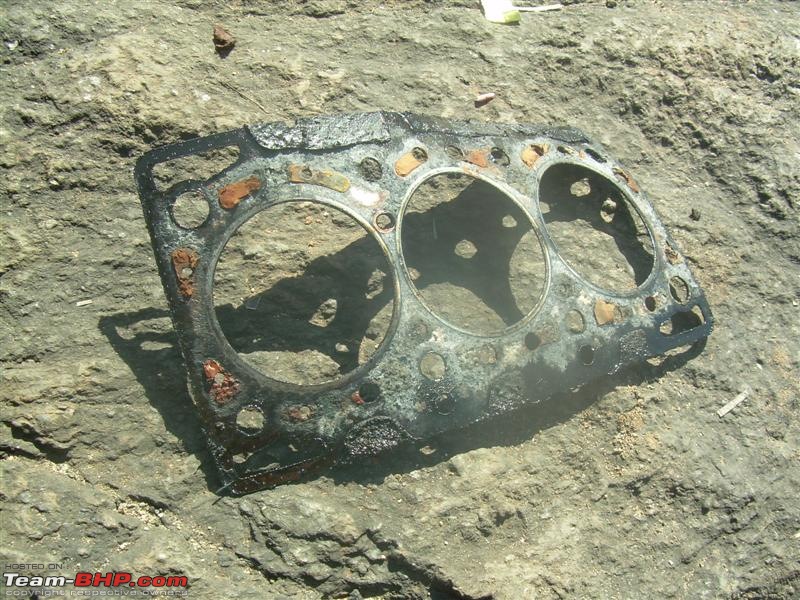 2lac+ kilometers m800 engine rebuild project.-3-old-gasket.jpg