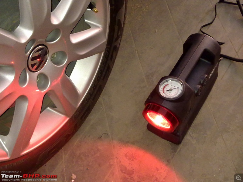 Tyre pressure gauge and portable inflator pump / foot pump-12102011371.jpg