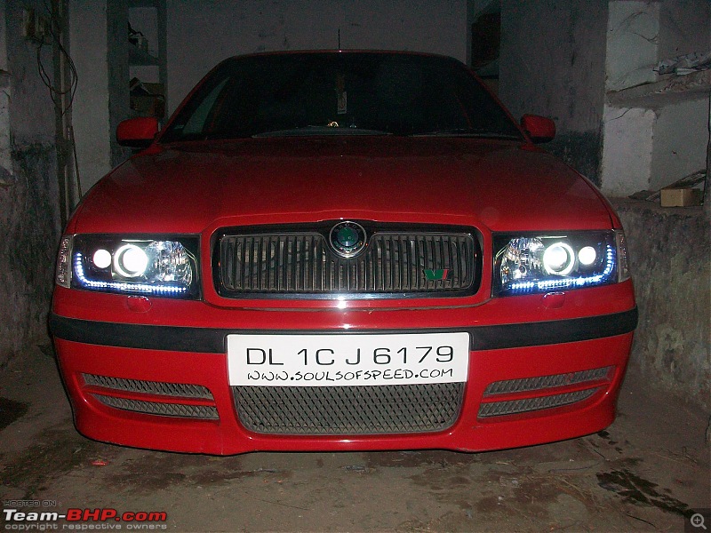 Skoda Octavia Angel Eyes and LEDs-100_0339.jpg