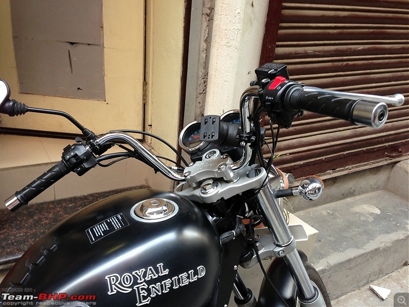 Royal Enfield Thunderbird 500 : My Motorcycle Diaries-handle-side-view.jpg