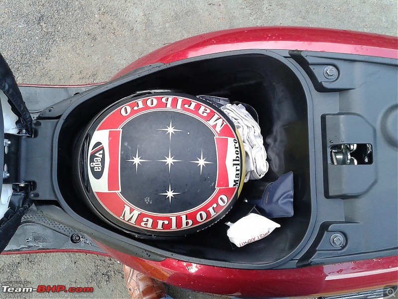 Honda Activa-i : Ready to Fly-under-seat-storage-area-helmet.jpg