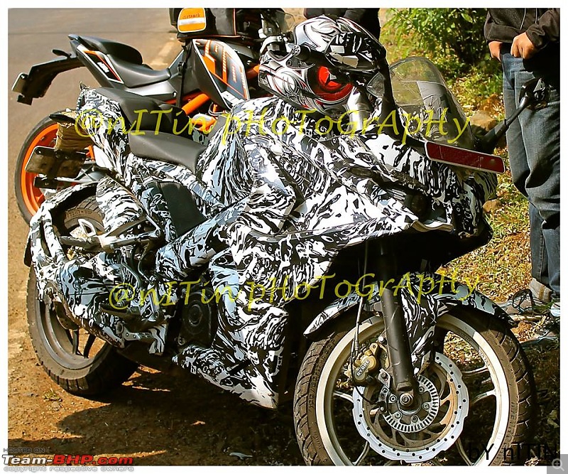 New faired-in Pulsar 200 in the works?-bajajpulsar200ssspiedfront.jpg