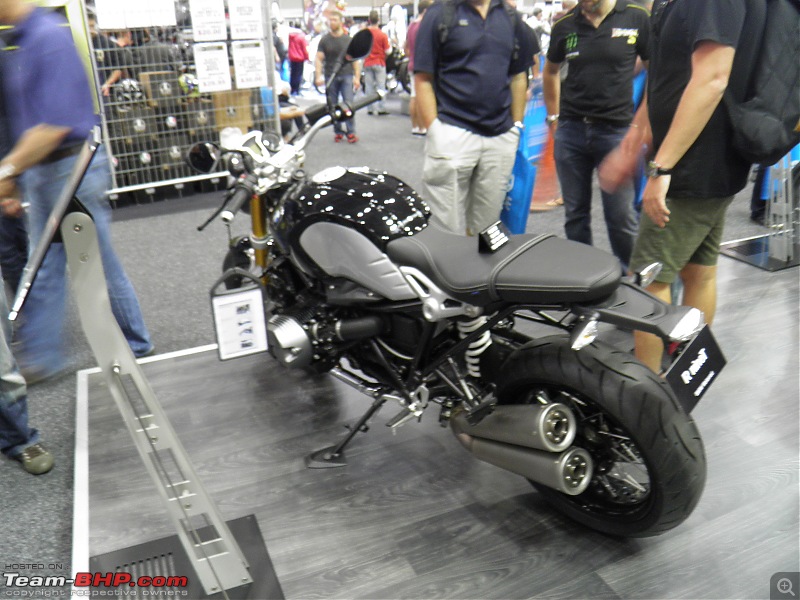 The Sydney Motorcycle & Scooter Show, 2013-bmw-r1200r-rear-3-quarters.jpg