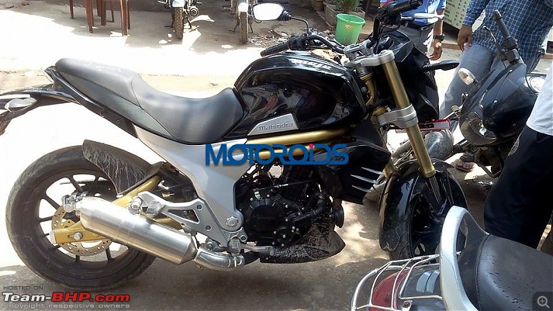 PIC : Mahindra's Mojo 300cc caught testing near Pune. EDIT: Now Launched-mojo1.jpg