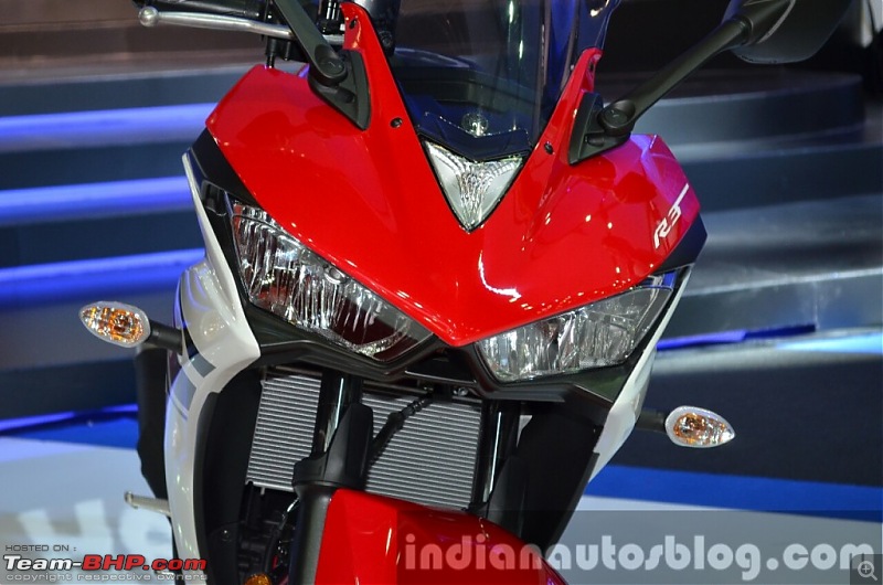 Yamaha YZF-R3 starts testing in India-yamahayzfr3headlightat2015bangkokmotorshow1024x678.jpg