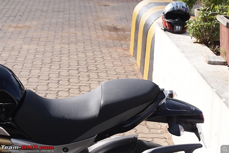 PIC : Mahindra's Mojo 300cc caught testing near Pune. EDIT: Now Launched-p8308458-large.jpg