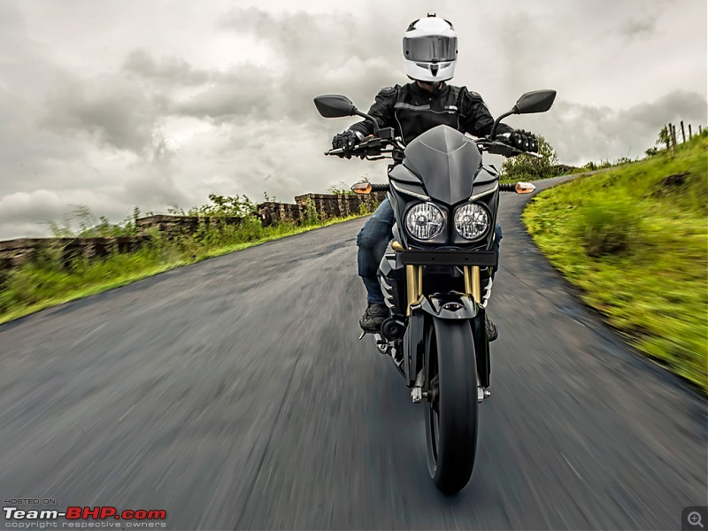 PIC : Mahindra's Mojo 300cc caught testing near Pune. EDIT: Now Launched-1.jpg