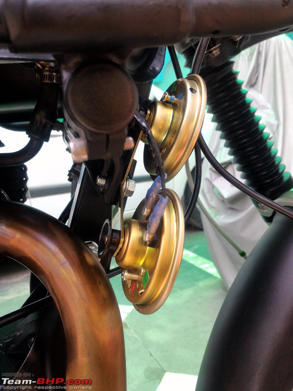 Royal Enfield Himalayan - Comprehensive Review of the 'Desi' Adventure Tourer-himalayan-aux-light-horn-install-23062016_7.jpg