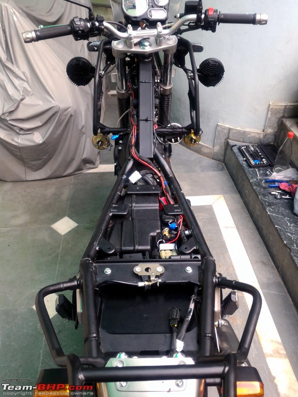 Royal Enfield Himalayan - Comprehensive Review of the 'Desi' Adventure Tourer-himalayan-aux-light-horn-install-23062016_16.jpg