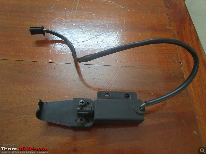 Throttle Position Switch of Thunderbird Twin-Spark UCE-1.jpg