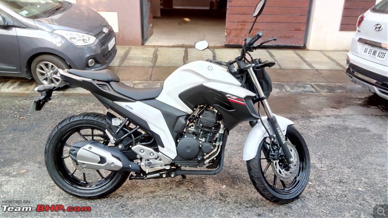 My White Japanese X-2 : The Yamaha FZ25-bike3.jpg