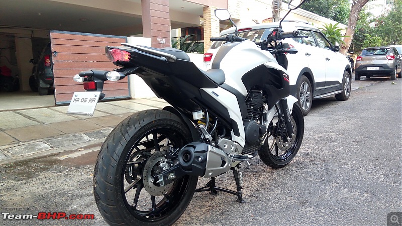 My White Japanese X-2 : The Yamaha FZ25-bike6.jpg