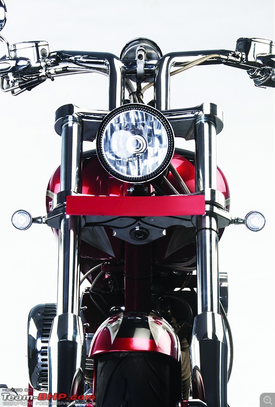 Avantura Choppers launches Rudra and Pravega 2000cc bikes-head-light-pravega-avantura-choppers.jpg