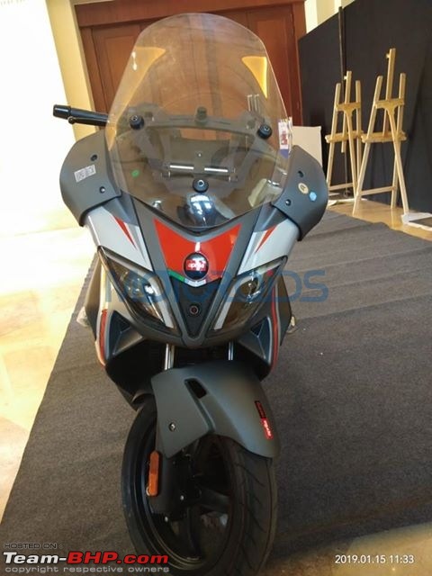 Aprilia SR Max 300 scooter spotted in India-apriliasrmax300spottedinindia2.jpg