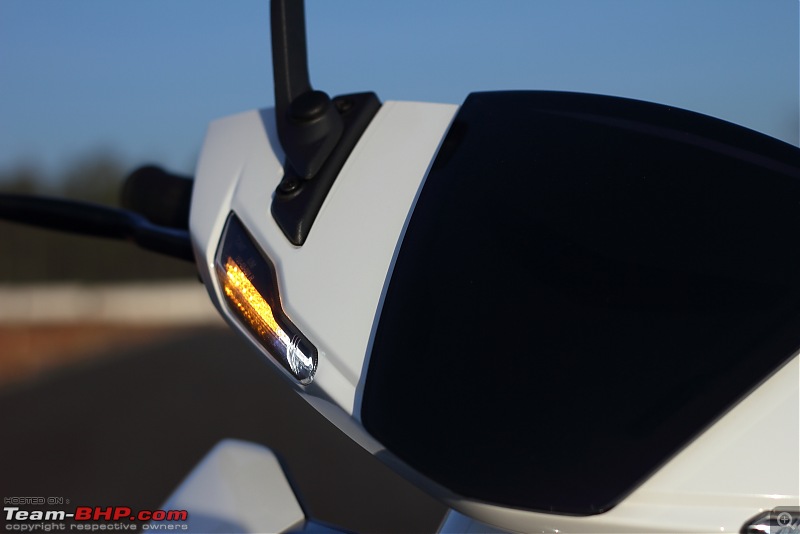 Ather 450 Electric Scooter - Detailed Review-drl_indicators_1600.jpg