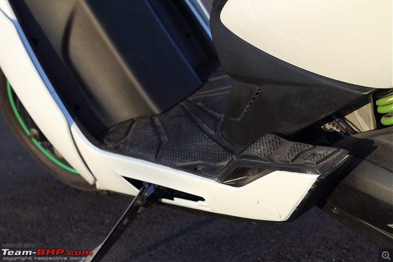 Ather 450 Electric Scooter - Detailed Review-pillion_footrest_1600.jpg