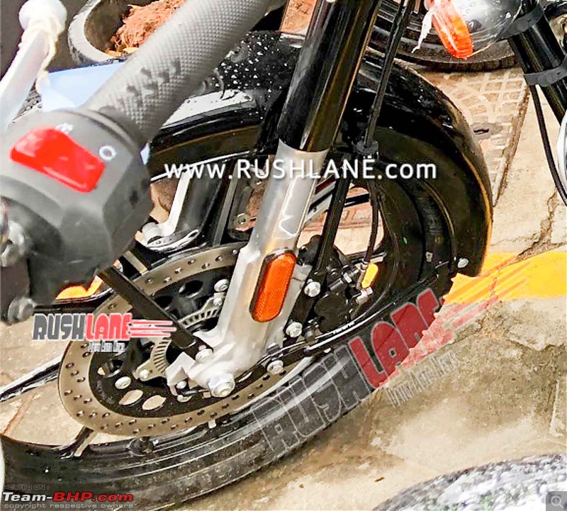 BS6 Royal Enfield Classic 350 spotted with new decals-royalenfieldclassicbs6spiedlaunchpricedealer6.jpg