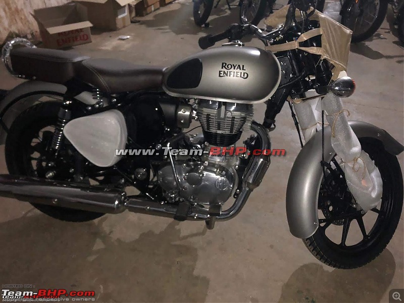 BS6 Royal Enfield Classic 350 spotted with new decals-3.jpg