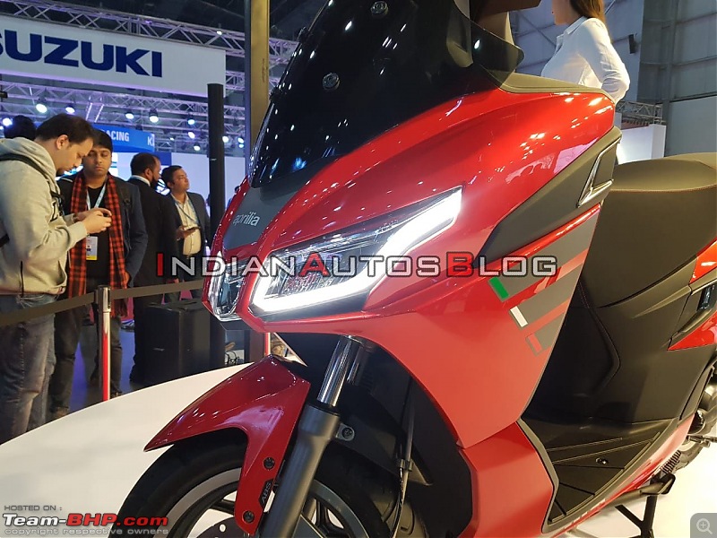 Piaggio unveils Aprilia SXR 160 & SXR 125 at Auto Expo 2020-apriliasrx160autoexpo2020headlight877b.jpg