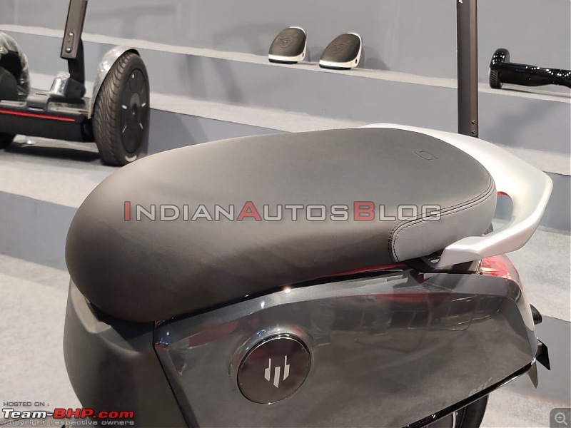 Bird ES1 electric scooter unveiled at Auto Expo 2020-seat.jpg
