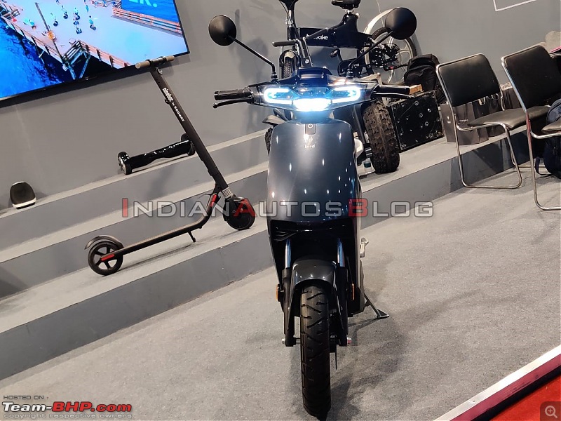 Bird ES1 electric scooter unveiled at Auto Expo 2020-front.jpg