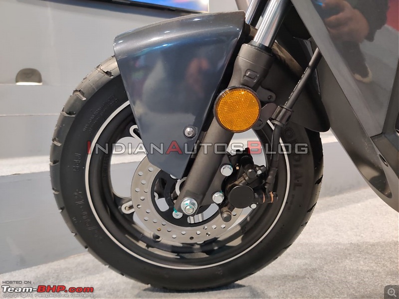 Bird ES1 electric scooter unveiled at Auto Expo 2020-frontdisc-brake.jpg