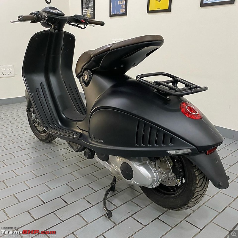 Vespa 946 Emporio Armani edition. Now launched at a whopping Rs. 12.04 lakhs-vespa946emporioarmanirearthreequarterlt57c4.jpg