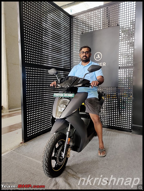 Ather 450X comes home to cut fuel costs-taking-delivery.jpg