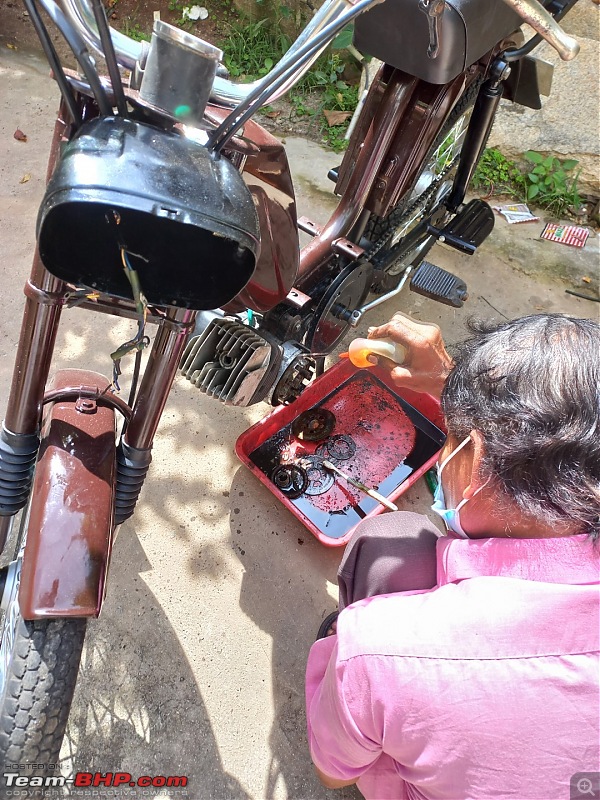 A Humble '97 TVS 50 - Restored-d-clutch-being-cleaned.jpg