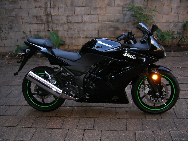 2010 Kawasaki Ninja 250R. EDIT - Launched at Rs. 2.7L Ex Showroom-bikepics1630331full.jpg