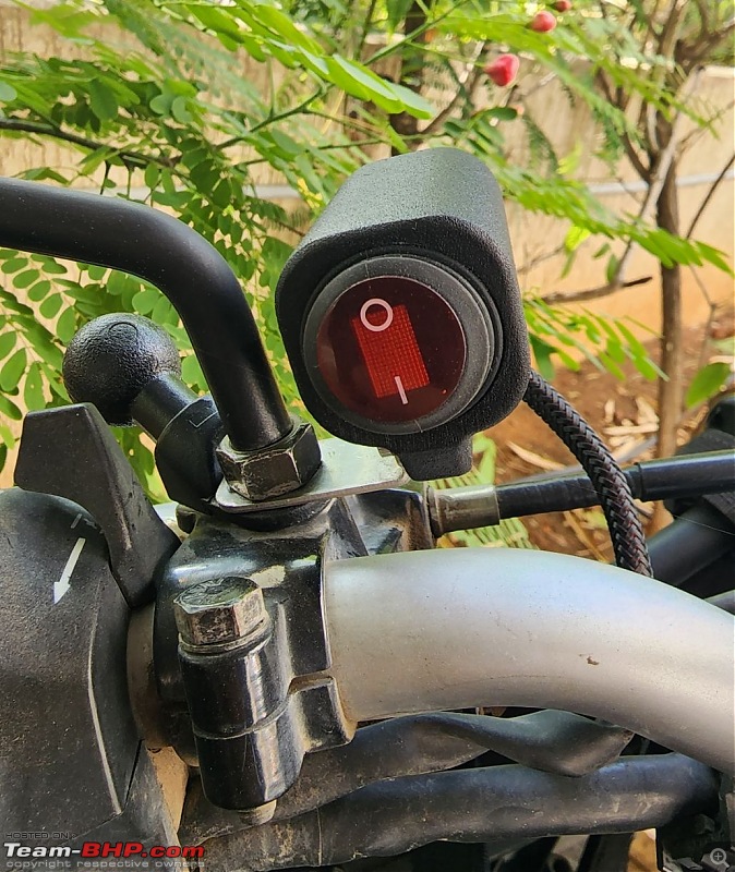 Upgrading the Headlight Bulb on a motorcycle-ll4.jpg