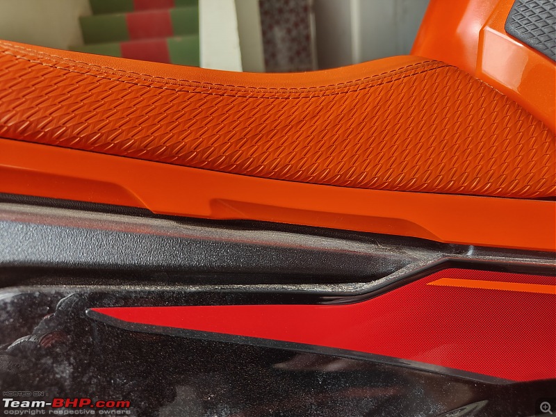 2024 KTM Duke 390 Review-seat6.jpeg