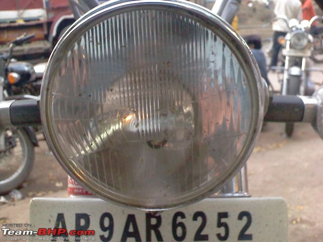 Upgrading the Headlight Bulb on a motorcycle-img065.jpg