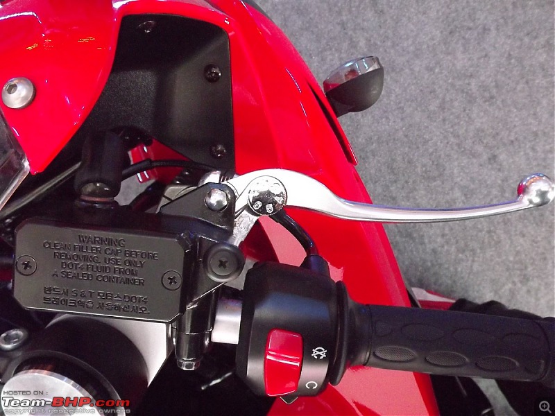 Hyosung GT250R: Big Boy Launched @ 2.75 Lakh-front-brake-lever-reach-adjustment.jpg