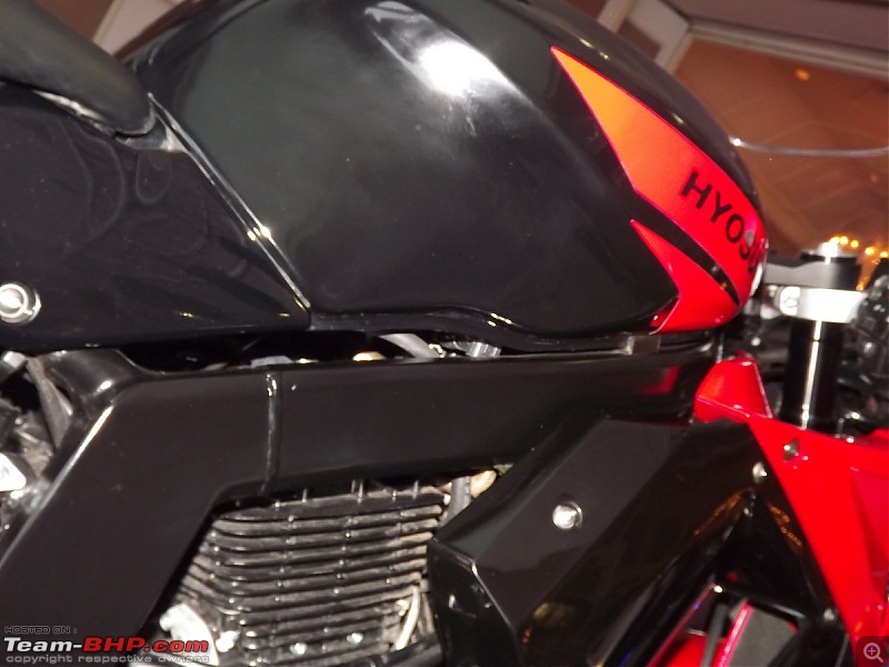 Hyosung GT250R: Big Boy Launched @ 2.75 Lakh-panel-gaps.jpg