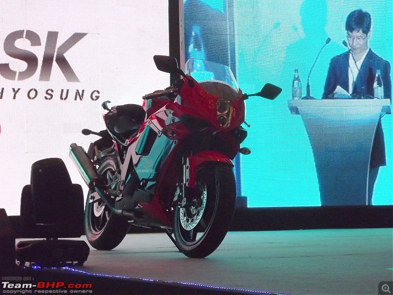 Hyosung GT250R: Big Boy Launched @ 2.75 Lakh-bike-profile-4.jpg